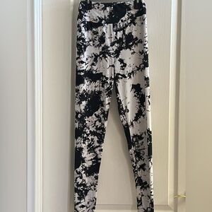 Revamped Black and White Tie-Dye Leggings